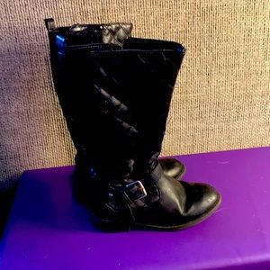 Boots with a small heel